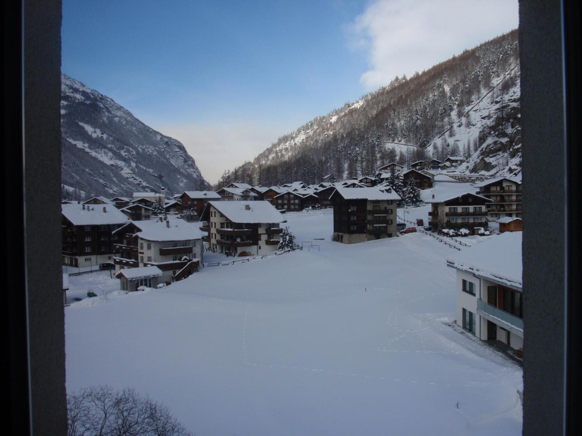 Haus Aurora Apartment Saas-Grund Bagian luar foto